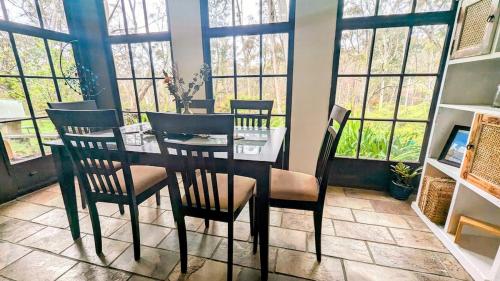 Sanctuary for 6 with spa, aircon, fire, park outlook in เมดโลว์บาธ