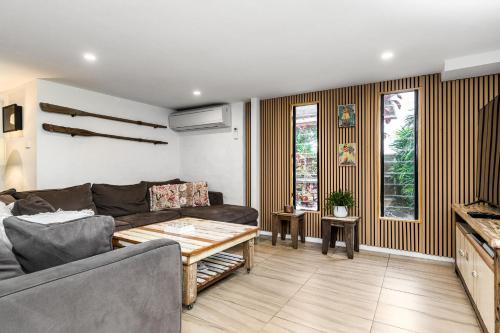 Jimmy's Beach House - image 5