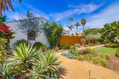 OB Smiths Cottage By The Beach in San Diego, USA