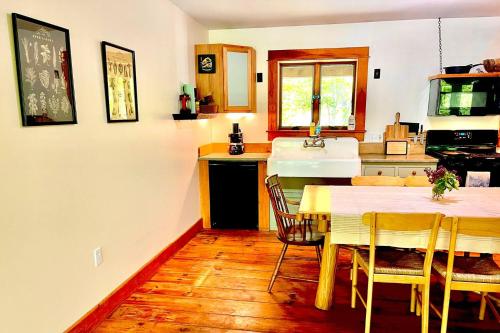 Damariscotta Lakefront 3BRplus in Jefferson (ME)