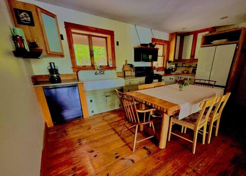 Damariscotta Lakefront 3BRplus in Jefferson (ME)