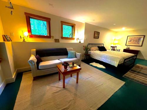 Damariscotta Lakefront 3BRplus in Jefferson (ME)