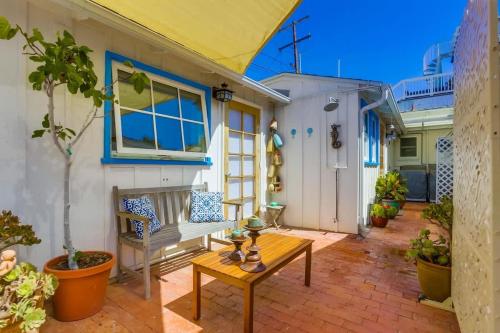 Surf and Sand Beach Bungalow in San Diego, USA