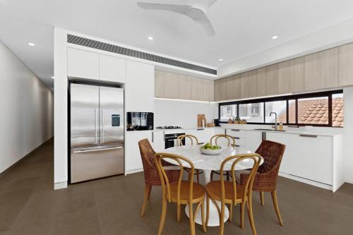 The Salisbury Coastal Residence in Rose Bay