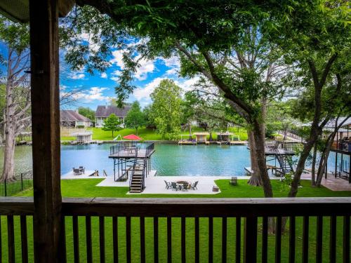 Lakefront Home Private Dock Firepit Sleeps 12 in McQueeney