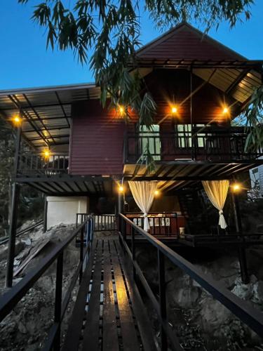 . บ้านริมชล บ้านสวนสราญชล