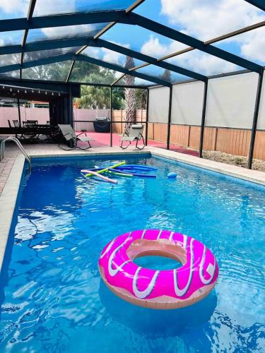 Vintage Family Scape + heated pool&discount in Tampa, USA