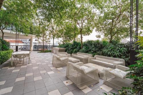 Elegant 2BR Residence at MET 1 - image 14