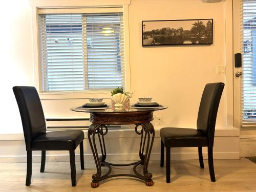 One Bedroom Suite B&B with Parking in White Rock (BC)