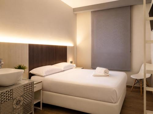 HOSTAL LETTO DAL MARE 5