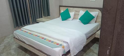 Hotel Vishwa – khách sạn tại Naralibag