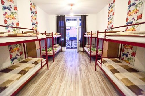 1 bunk bed