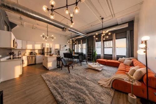 Luxury 6BR Loft Suite Perfect for 12 Guests with Skyline Views, Optional Parking and Gym Access Near – khách sạn tại McCormick Place