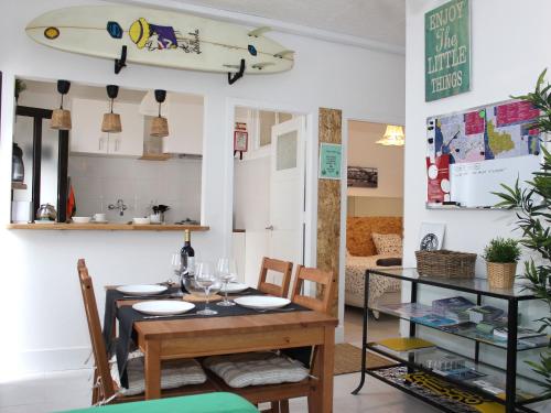  Local Inn Surf House in Matosinhos