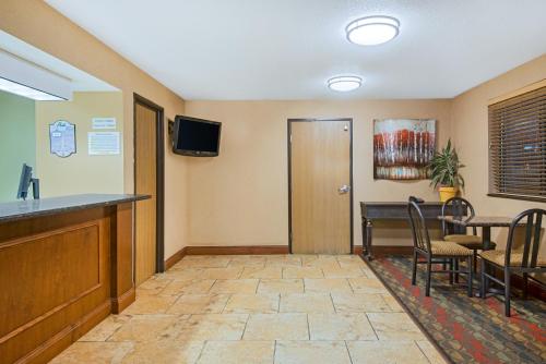 Super 8 By Wyndham Ripley in Ripley (WV)