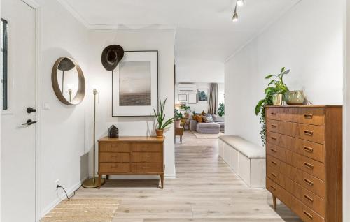 Зовнішній вигляд готелю, Awesome Apartment In Strandebarm in Страндебарм