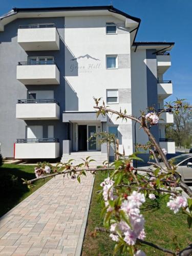 GREEN HILL Lux Apartments