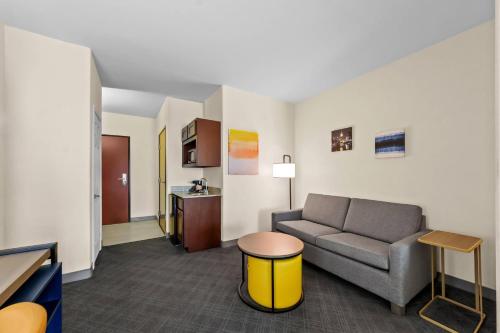 Comfort Suites San Antonio North - Stone Oak - image 35