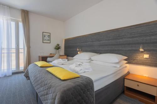 Economy Twin Room with Balcony