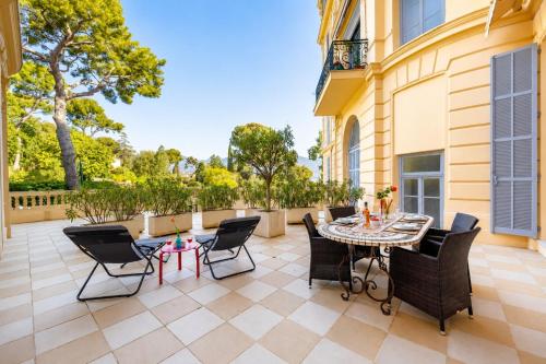 Luxury Historic Suite with Private Beach, Pool & Tennis near Monaco