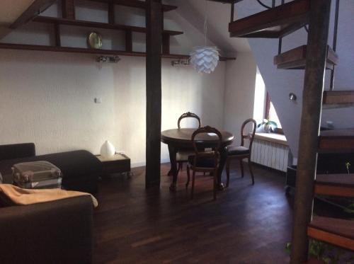 Duplex One bedroom Apartment image 1