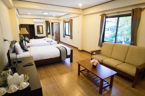 nanbaankhun hotel in Nan