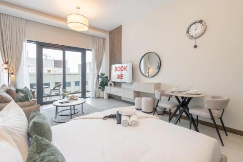 StayShort - Business Bay for 2 people with Private Balcony, Dubai