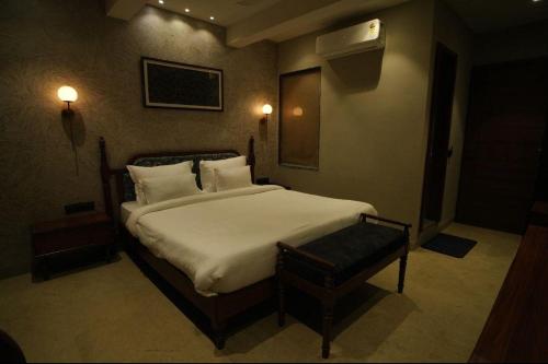Hotel manju श्री in Pachmarhi