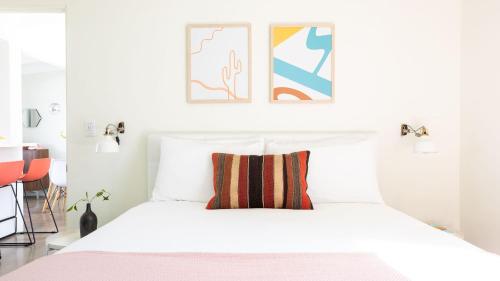 The Wesley Hotel by AvantStay Retro Spacious w BBQ Pool Spa in Palm Springs, USA