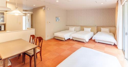 room detail thumbnail 1