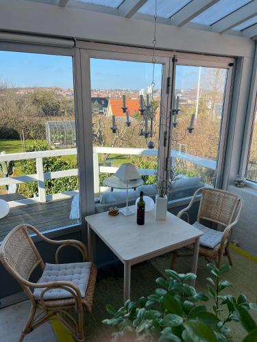 Balcó/terrassa, Charming sunroom with panorama view in Randers City Center