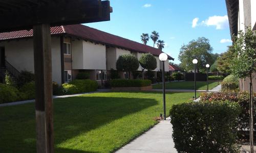 Ramada by Wyndham Fresno North