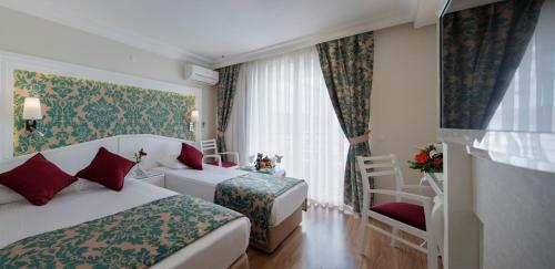 Alaiye Kleopatra Hotel Room Type - Standard Triple Room