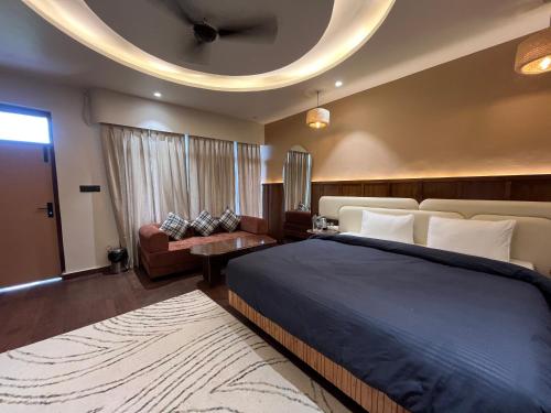 Joeys by the Lakeside, Bhimtal in Найнітал