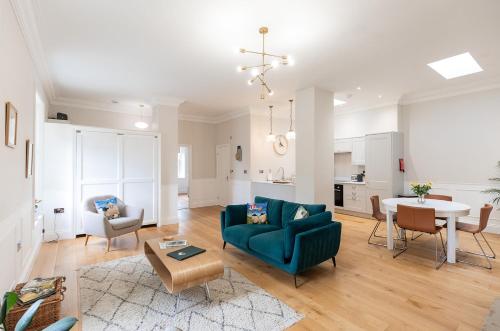 SWALEDALE, OLD SCHOOL ROOMS - Luxury Apartment in Richmond, North Yorkshire, Richmond