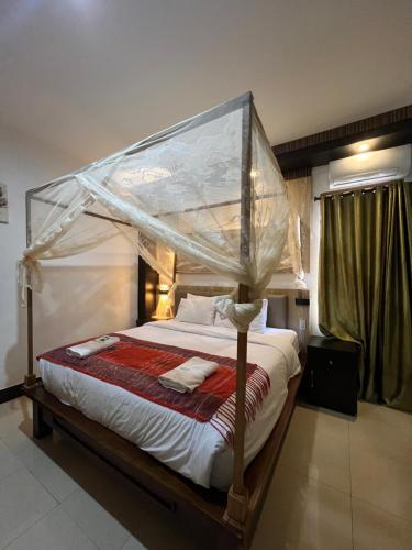 Toba Village Inn Room Type - Suite with Lake View