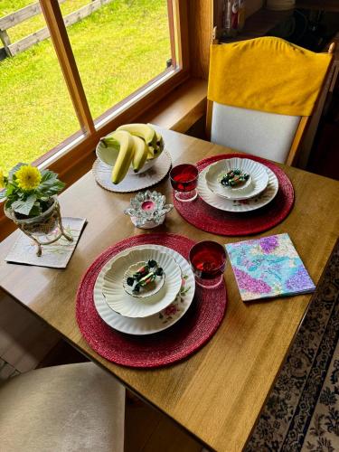 virtuve, Goldingen Stone Retreat - Hot Tub and Nature in Kandava