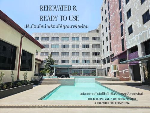 Swimming pool, Songphanburi Hotel in Suphan Buri