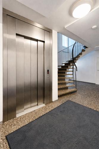 Modern Studio Flat Your Parking Space and Metro Nearby in Kurkimäki