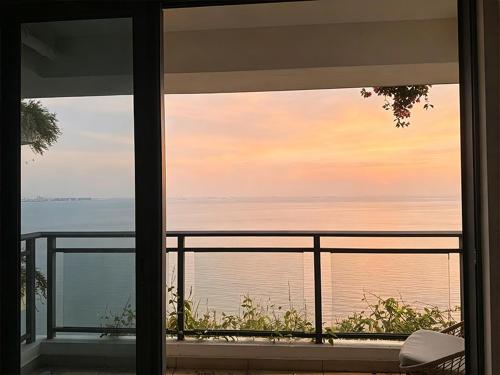 Surrounding environment, Blue Horizon Suites by Forest City near Tuas Checkpoint
