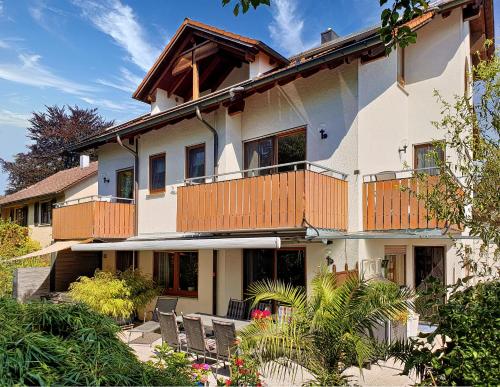 Seehaus Aachblick, Stilvolle Apartments und Ferienwohnungen in Uhldingen-Mühlhofen, Deutschland