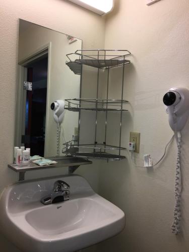 Queen Suite with Sofa Bed - Disability Access