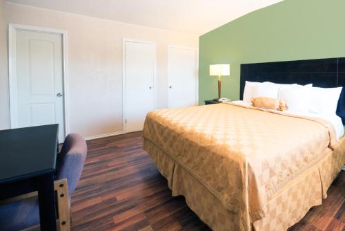 Executive Inn & Kitchenette Suites-Eagle Pass