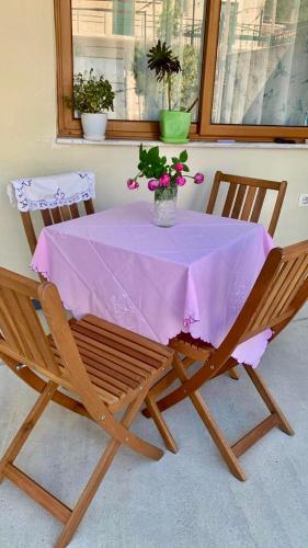Private Garden House -Central Permet in 佩爾梅特