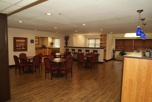 Fasiliteter, Expo Inn near River Parks
