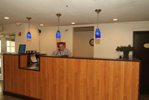 Lobby, Expo Inn near River Parks