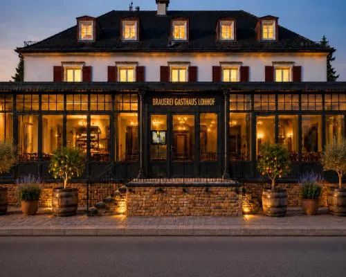 Brauerei Gasthaus Lohhof im Münchner Norden, direkt an der S1, nähe vom Flughafen, Zentrum, A92, Allianz Arena, Ruderregatta und Schießanlage G- Hochbrück entfernt, Internationale Küche in Unterschleißheim, Deutschland