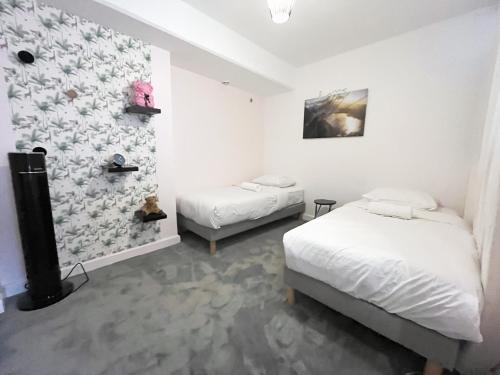 UrbanFlat 166 - Grand Appartement au centre de Paris - image 4