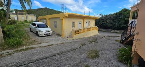 Cozy Hub -B in Guana Bay