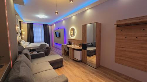 Elegance Lux Living 206 - image 4